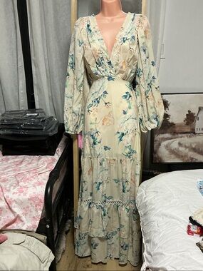 Floral V-Neck Long Sleeve Maxi Dress in Cream and Teal